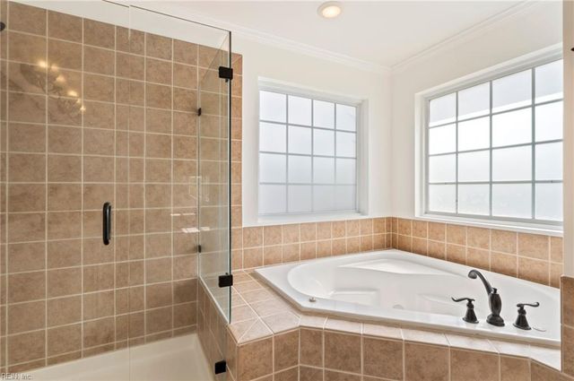 126 Hawks Nest LN, Suffolk, VA 23435