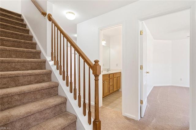 126 Hawks Nest LN, Suffolk, VA 23435