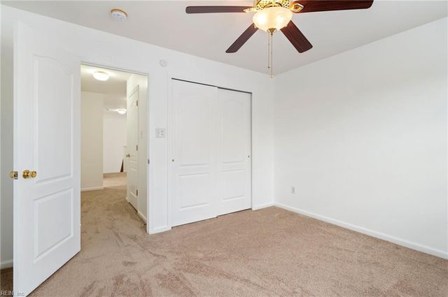 126 Hawks Nest LN, Suffolk, VA 23435