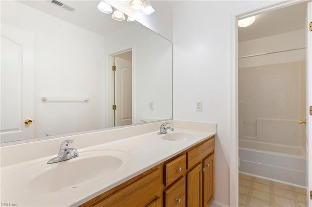 126 Hawks Nest LN, Suffolk, VA 23435