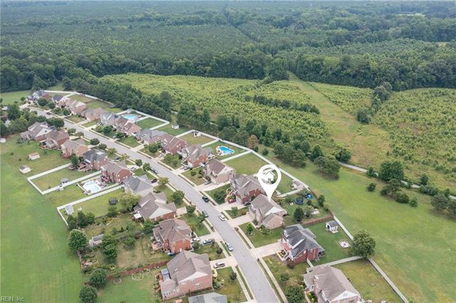 126 Hawks Nest LN, Suffolk, VA 23435
