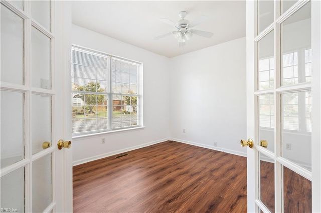 126 Hawks Nest LN, Suffolk, VA 23435