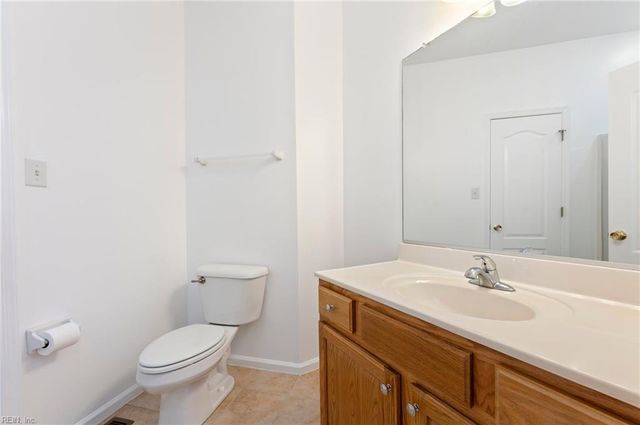126 Hawks Nest LN, Suffolk, VA 23435