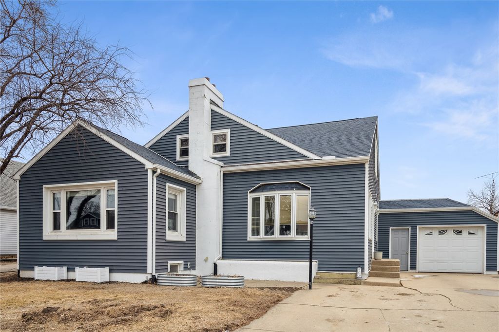 303 N Main Street, Wheatland, IA 52777