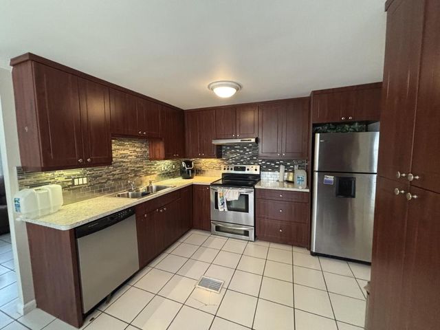 6503 NW 34th Ave, Coconut Creek, FL 33073