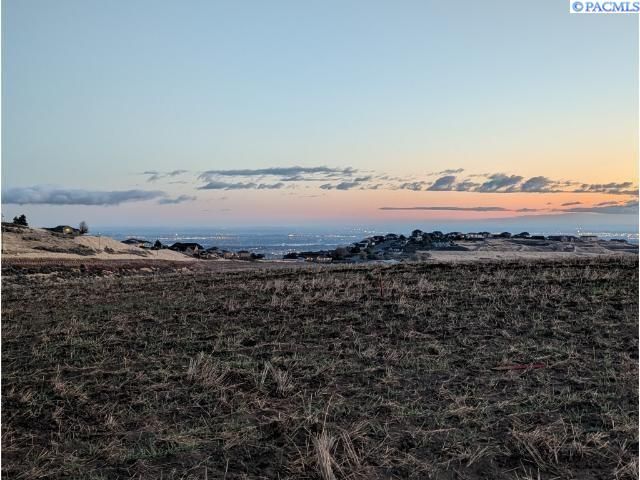 100900 E Bastian Pr Se, Kennewick, WA 99338