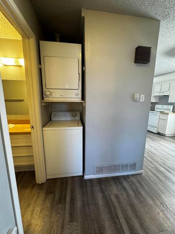 6113 37th Street, B, Lubbock, TX 79407