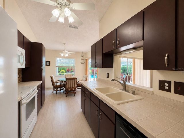 5908 GARDEN LAKES MAJESTIC, Bradenton, FL 34203