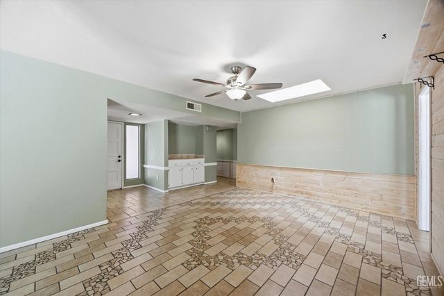 3005 Estero Street, Bakersfield, CA 93309