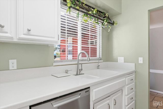 3005 Estero Street, Bakersfield, CA 93309