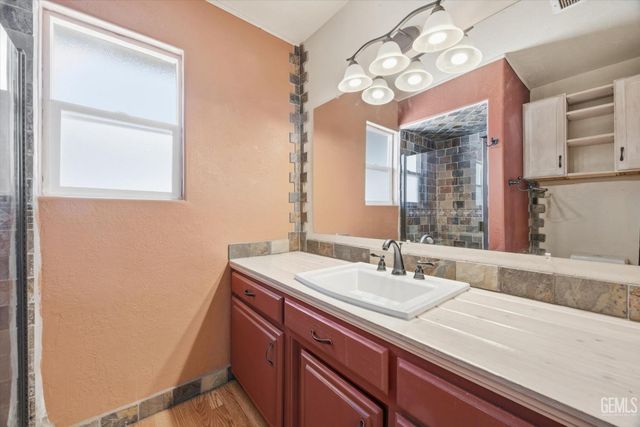 3005 Estero Street, Bakersfield, CA 93309