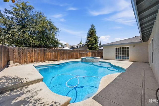 3005 Estero Street, Bakersfield, CA 93309