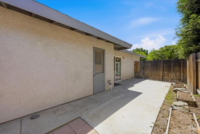 3005 Estero Street, Bakersfield, CA 93309