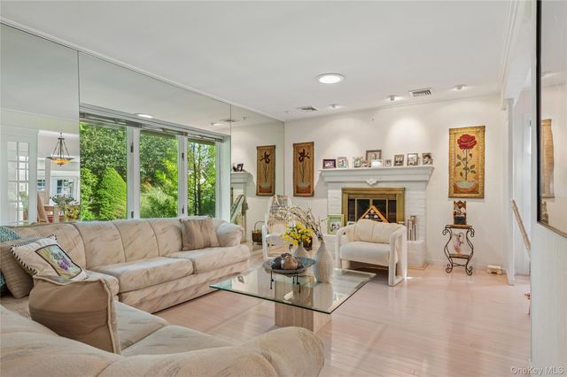 35 Halsey Road, Remsenburg, NY 11960