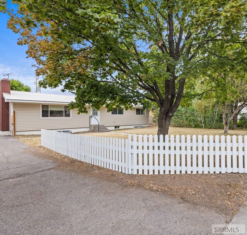 Image 2 of property listing at 517 W Main Street, Rexburg, ID 83440