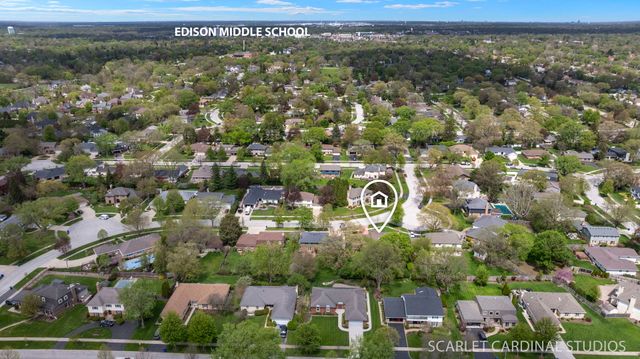 170 Shelley Lane, Wheaton, IL 60189