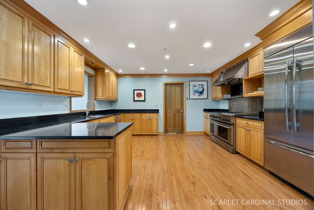 170 Shelley Lane, Wheaton, IL 60189