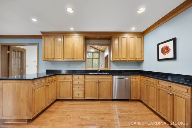 170 Shelley Lane, Wheaton, IL 60189
