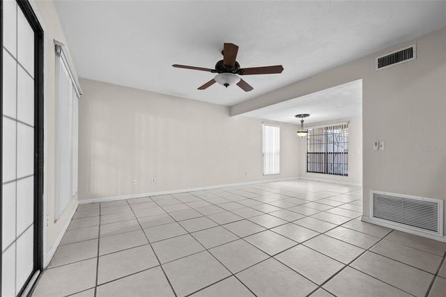 5841 SW 8TH PLACE, Gainesville, FL 32607