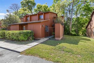 5841 SW 8TH PLACE, Gainesville, FL 32607