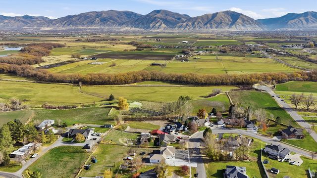 570 N 200 E, Wellsville, UT 84339