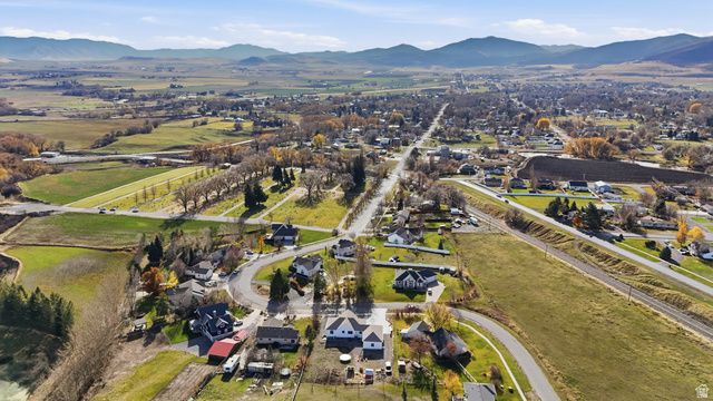 570 N 200 E, Wellsville, UT 84339