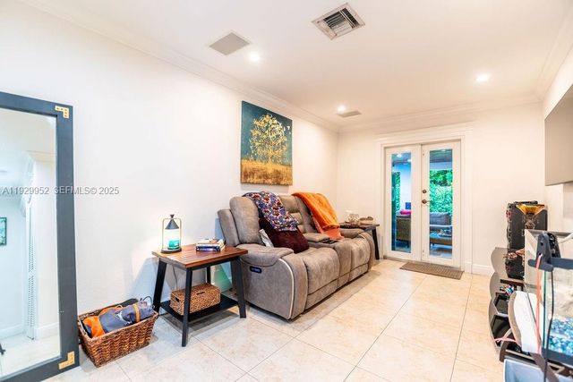 6541 Lake Como Ter, Miami Lakes, FL 33014
