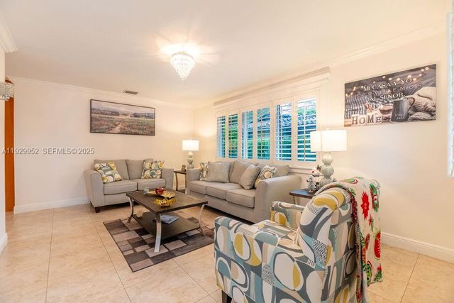 6541 Lake Como Ter, Miami Lakes, FL 33014