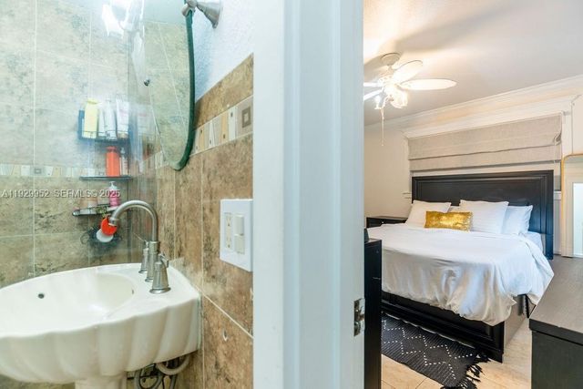 6541 Lake Como Ter, Miami Lakes, FL 33014