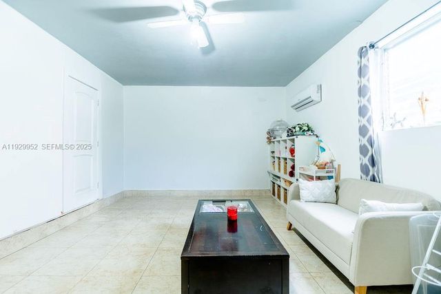 6541 Lake Como Ter, Miami Lakes, FL 33014