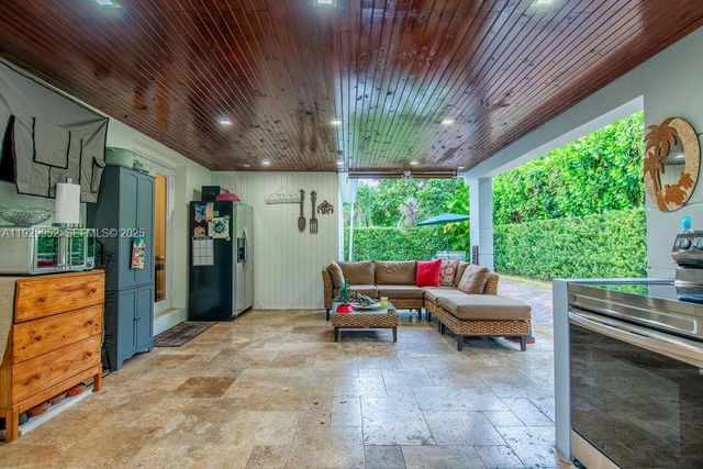 6541 Lake Como Ter, Miami Lakes, FL 33014