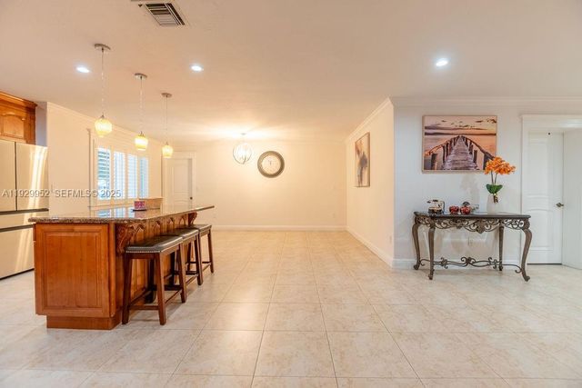 6541 Lake Como Ter, Miami Lakes, FL 33014