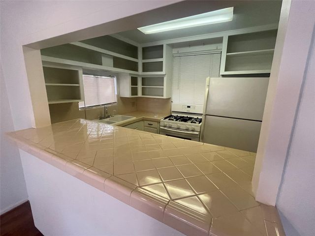 1965 W Lamar 1, Houston, TX 77019