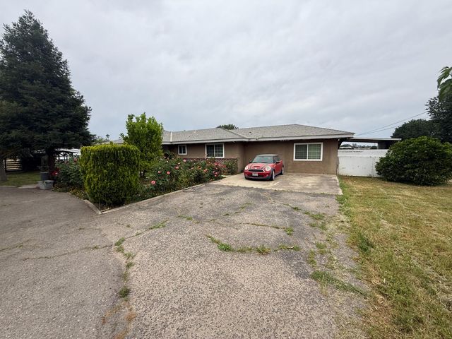 4140 W Belmont Avenue, Fresno, CA 93722