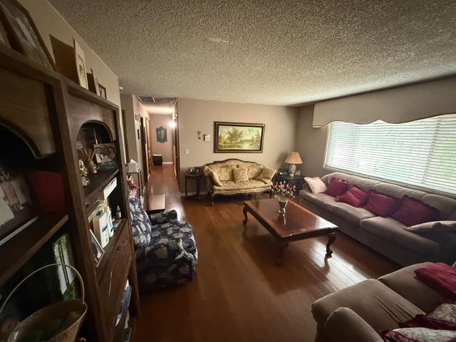 4140 W Belmont Avenue, Fresno, CA 93722