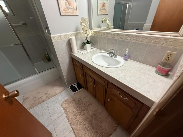 4140 W Belmont Avenue, Fresno, CA 93722