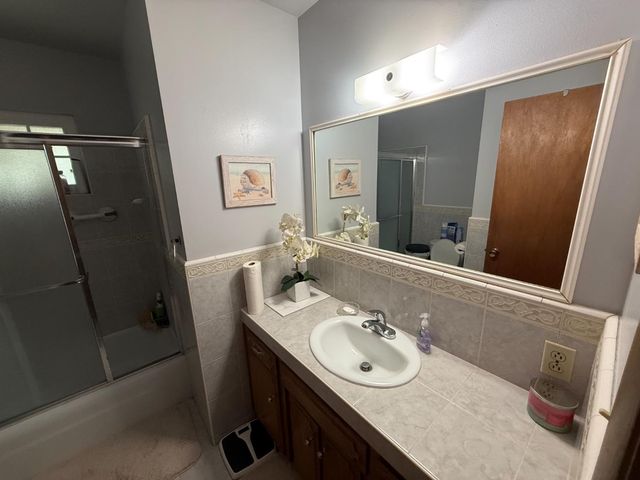 4140 W Belmont Avenue, Fresno, CA 93722