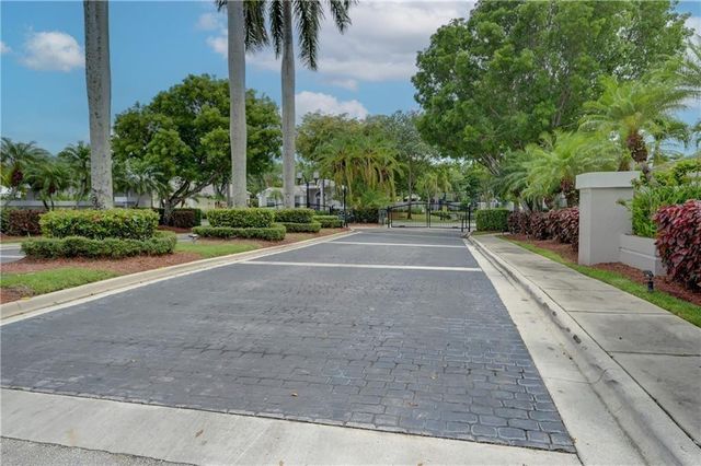 8171 Hampton Wood Drive, Boca Raton, FL 33433