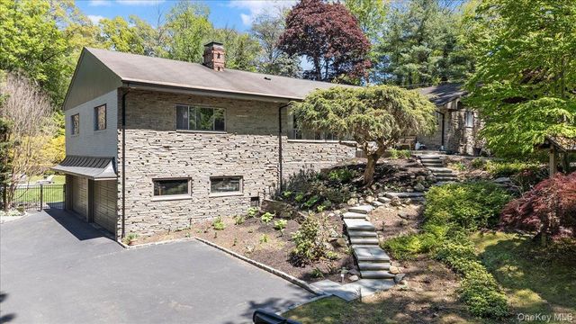 55 Rolling Hill Lane, Old Westbury, NY 11568