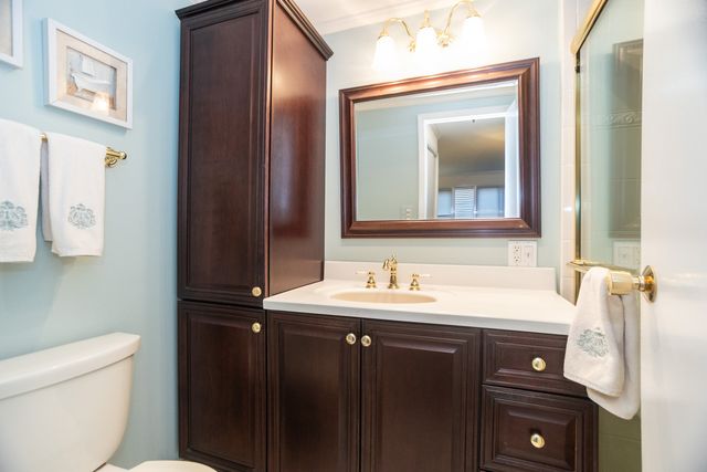 221 N Kenilworth Avenue 109, Oak Park, IL 60302