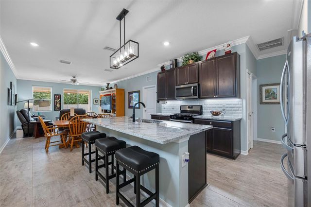 5513 LOS ROBLES COURT, Palmetto, FL 34221