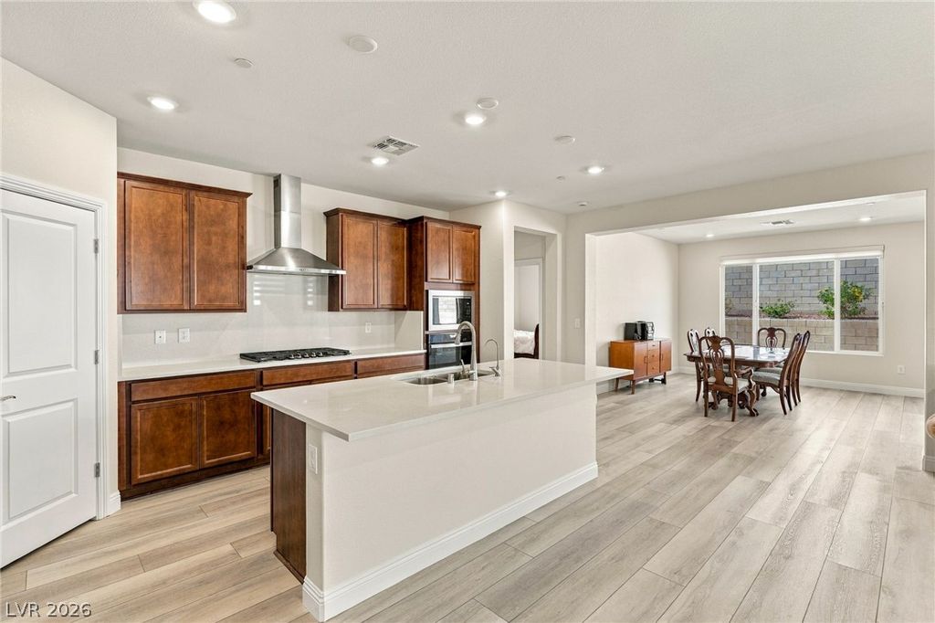 10984 Harlowe Grove Court, Las Vegas, NV 89166 — photo 5