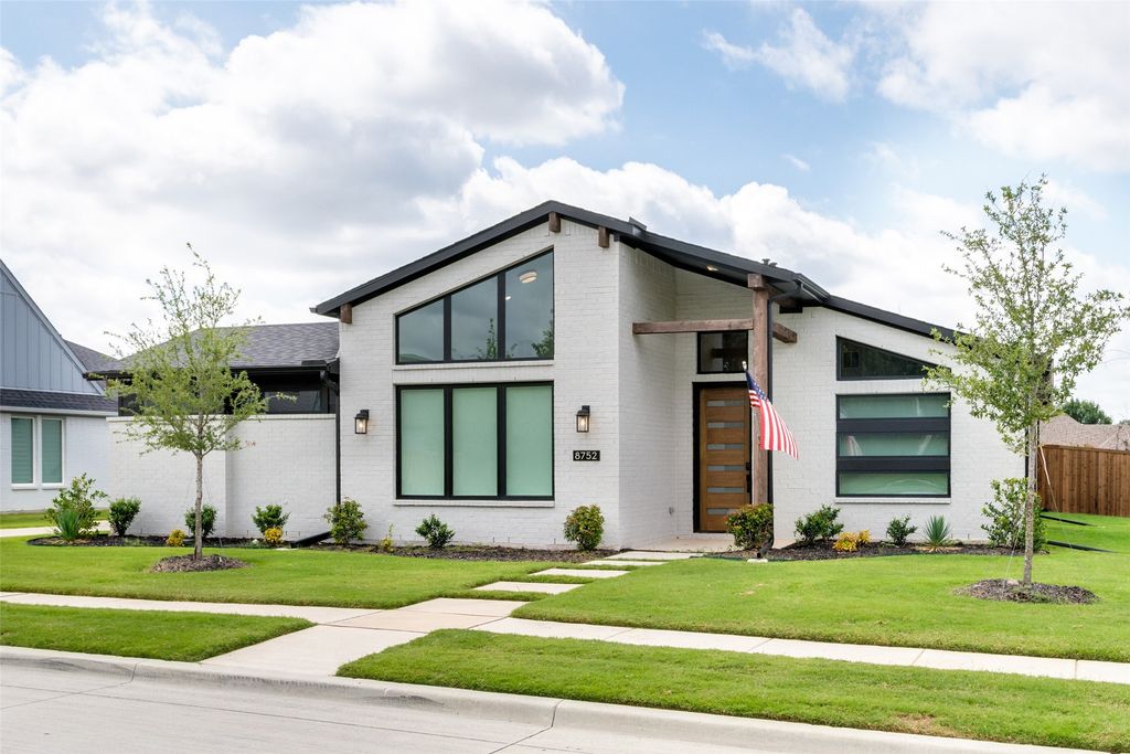 8752 Hightower Drive, North Richland Hills, TX 76182 — exterior
