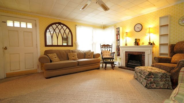 351 Towne St, North Attleboro, MA 02760