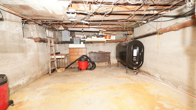 351 Towne St, North Attleboro, MA 02760