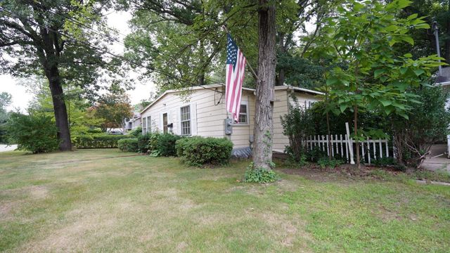 351 Towne St, North Attleboro, MA 02760