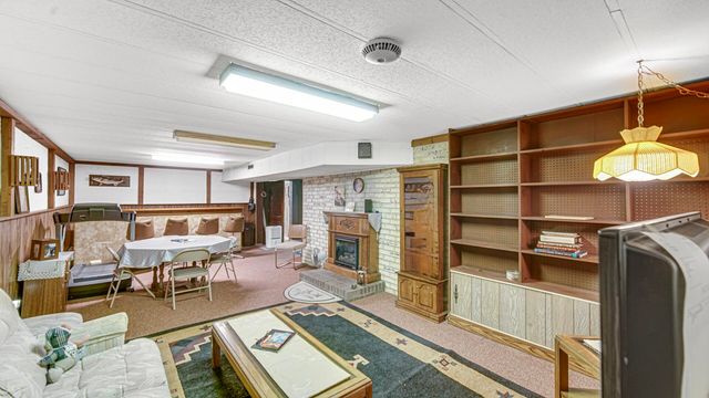 5567 N 350 E, Rolling Prairie, IN 46371