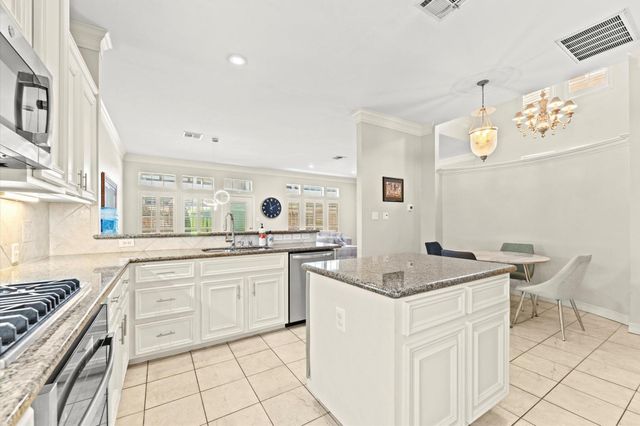 20 Stalynn Lane, Houston, TX 77027