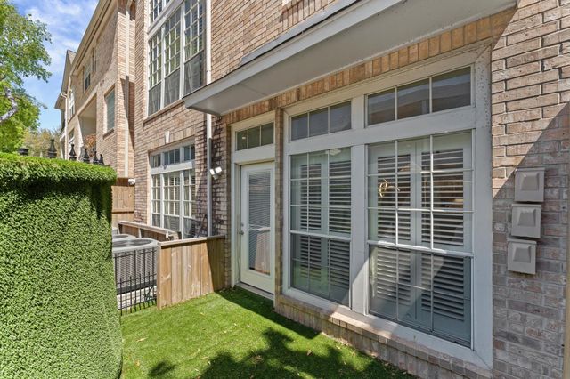 20 Stalynn Lane, Houston, TX 77027