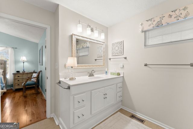 551 Lake Place Drive 5, Lavonia, GA 30553